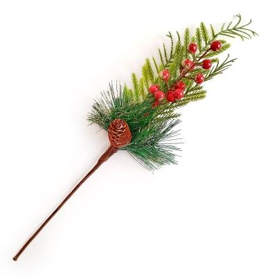 Коледна клонка за декорация от иглолистни със шишарка и плодове на имел