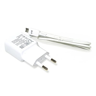 Бързо зарядно устройство с вграден micro USB кабел EP-TA20EWE