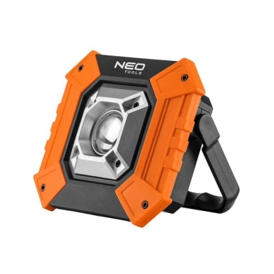 LED прожектор NEO Tools с комбинирано захранване