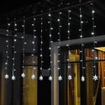 Светеща LED завеса със снежинки студено - синя светлина