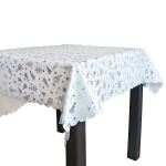 Коледна покривка за маса с блестяща декорация - 150 × 220 см