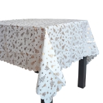 Коледна покривка за маса с блестяща декорация - 150 × 220 см