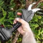 Акумулаторна градинска ножица Graphite 58G029