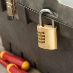 Катинар от масивен месинг с код Yale 31 × 41 мм