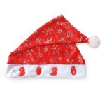 Класическа коледна шапка от червен плюш и бял филц със светеща година